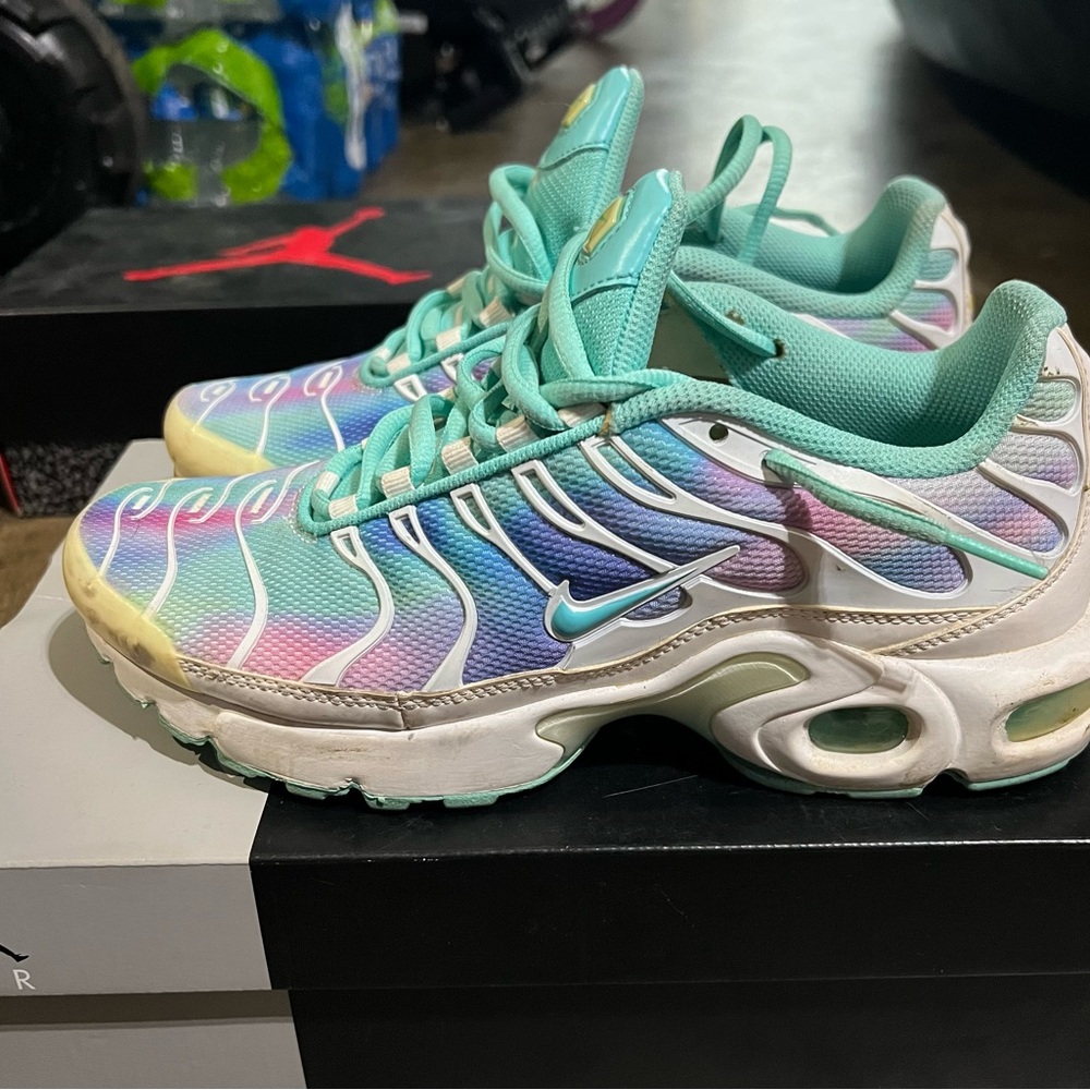 Great condition sneaker
